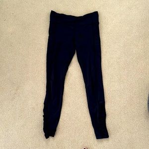 Lululemon black athletic pants with roused calves